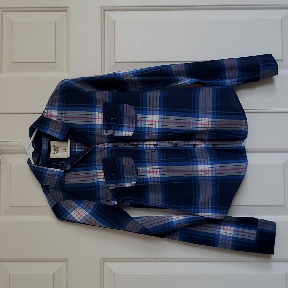 NWOT lightweight plaid shirt